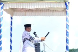 Pemkab Malra beri penghargaan guru yang mengabdi di daerah pelosok