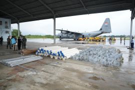 PLN gandeng TNI AU angkut material tower darurat pemulihan pascabanjir