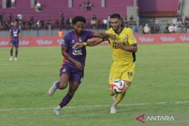 Ahad (11/1/2026) sore ini, Semen Padang FC berjuang raih poin di Solo