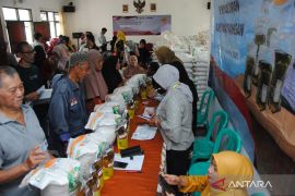 Anggota DPR ingatkan pentingnya verifikasi penerima bansos