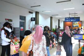 Banjir masih landa Kota Medan, KAI imbau penumpang datang lebih awal