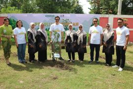 Citilink tanam pohon untuk imbangi emisi di sekitar Bandara Soetta.