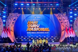 Kado HGN, Presiden beri penghargaan bagi guru dan tenaga kependidikan