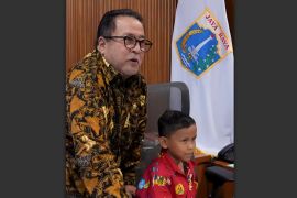 Siswa viral Hafitar "Si Doel asli" diajak makan siang bareng Rano Karno dan pemain Persija