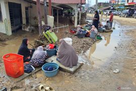 Masih ada tawa di tengah bencana Aceh