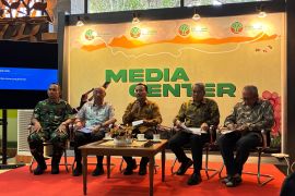 Kemenhut  lanjutkan translokasi Badak Jawa setelah kematian Musofa