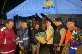 Bupati Langkat pastikan bantuan terdampak banjir terus disalurkan
