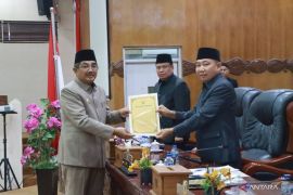 Bupati dan Wabup hadiri paripurna DPRD penetapan Ranperda APBD 2026