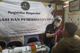 FKG Universitas Ciputra Surabaya gelar edukasi dan pemeriksaan gigi gratis