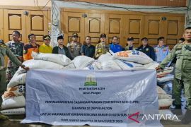 Pemko Subulussalam Aceh salurkan tujuh ton beras untuk korban banjir