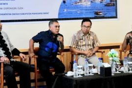 Bupati Mabar mengajak pelaku usaha taat pajak