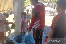 BPBD Nagan Raya distribusikan air bersih pada korban banjir
