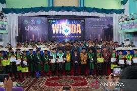 UIN STS Jambi Wisuda 961 Lulusan, Sekjen Kemenag Ajak Berkontribusi untuk Bangsa