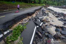 Kemenag data madrasah hingga rumah ibadah terimbas banjir Sumatera