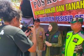 Pemkab Pesisir Selatan dan DPR RI salurkan bantuan untuk warga terdampak banjir