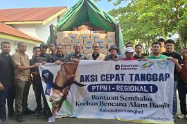 Pemkab Langkat terima bantuan dari TJSL Region Nusantara 1 untuk terdampak banjir