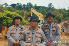 Polresta Padang bantu pemulihan kota usai dilanda bencana