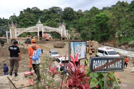 Tiga TNI yang ikut tersapu galodo Padang Panjang sedang jalankan misi kemanusiaan