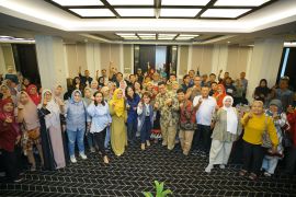 WhatsApp perkuat adopsi digital UMKM di Surabaya