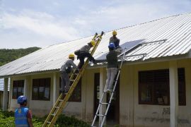 PLN terangi empat sekolah terpencil di Bima dengan program Supersun