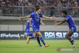 Persib menunggu waktu untuk tembus peringkat kedua klasemen