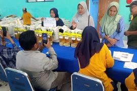 Bulog Madiun mulai salurkan bantuan pangan untuk penerima di 3 wilayah