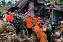 Tim SAR temukan lagi 1 korban longsor Situkung, 25 warga masih hilang