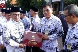 Andra Soni: Remunerasi guru di Banten tertinggi kedua di Indonesia