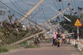 Duka warga Vietnam usai dihantam badai Kalmaegi, air dan listrik putus