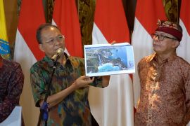 Gubernur Bali instruksikan pembongkaran lift kaca di Nusa Penida