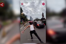 Gubernur Pramono tegas larang pesepatu roda meluncur di jalan raya