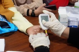 HKN ke-61, Dinkes Babel gelar Cek Kesehatan Gratis dan donor darah