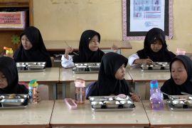 Makan Bergizi Gratis, ikhtiar pemerintah penuhi gizi anak Indonesia
