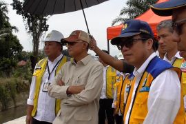 Menteri PU tinjau pembangunan floodway atasi banjir di Medan