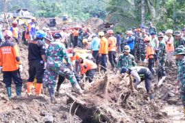 Operasi SAR dipercepat, korban longsor Banjarnegara ke-10 ditemukan