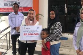 Pemkot Palu tinjau PT Pos saat salurkan BLTS Kesra dari Kemensos