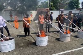 Kejari Ponorogo musnahkan 74.149 barang bukti kejahatan