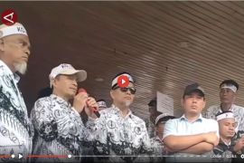 Prabowo beri rehabilitasi pada dua guru ASN Luwu Utara yang dipecat - VIDEO