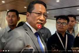 Menkum: Polisi yang terlanjur mengisi jabatan sipil tak perlu mundur - VIDEO