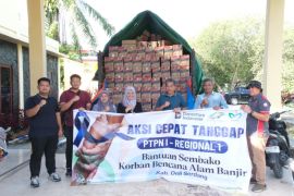 PTPN I Regional salurkan bantuan untuk korban banjir di Deli Serdang dan Langkat