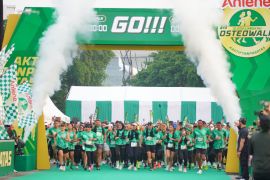 Anlene gerakkan 5.000 warga Surabaya lawan risiko osteoporosis