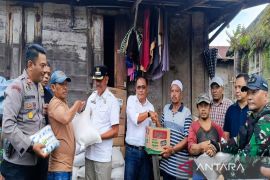 Dua Desa di Kotanopan dan Ulu Pungkut masih terisolasi, Bupati salurkan bantuan