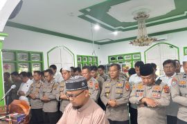 Polres Bangka Selatan gelar shalat ghaib-doa bersama untuk korban bencana alam di Sumatera