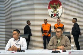KPK lakukan penahanan tersangka ke-18 dan ke-19 kasus Dirjen Perkeretaapian Kemenhub