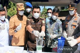 1,6 juta batang rokok illegal dimusnahkan Kejari Madina