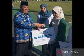 BPJS Ketenagakerjaan serahkan santunan kematian kepada dua ahli waris anggota KORPRI Babel