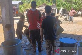 Pemkab Nagan Raya tambah armada mudahkan pasokan air bersih untuk korban banjir