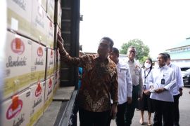 Kemendag bantu korban bencana di Sumatera obat-obatan hingga selimut