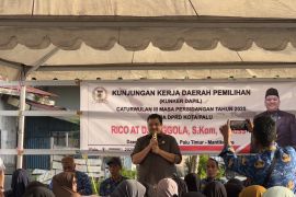 Ketua DPRD Palu serap aspirasi warga Layana soal sampah dan penerangan jalan