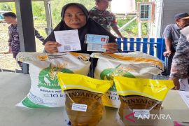 Bulog salurkan bantuan pangan 638 ton beras di Tanah Bumbu-Kotabaru